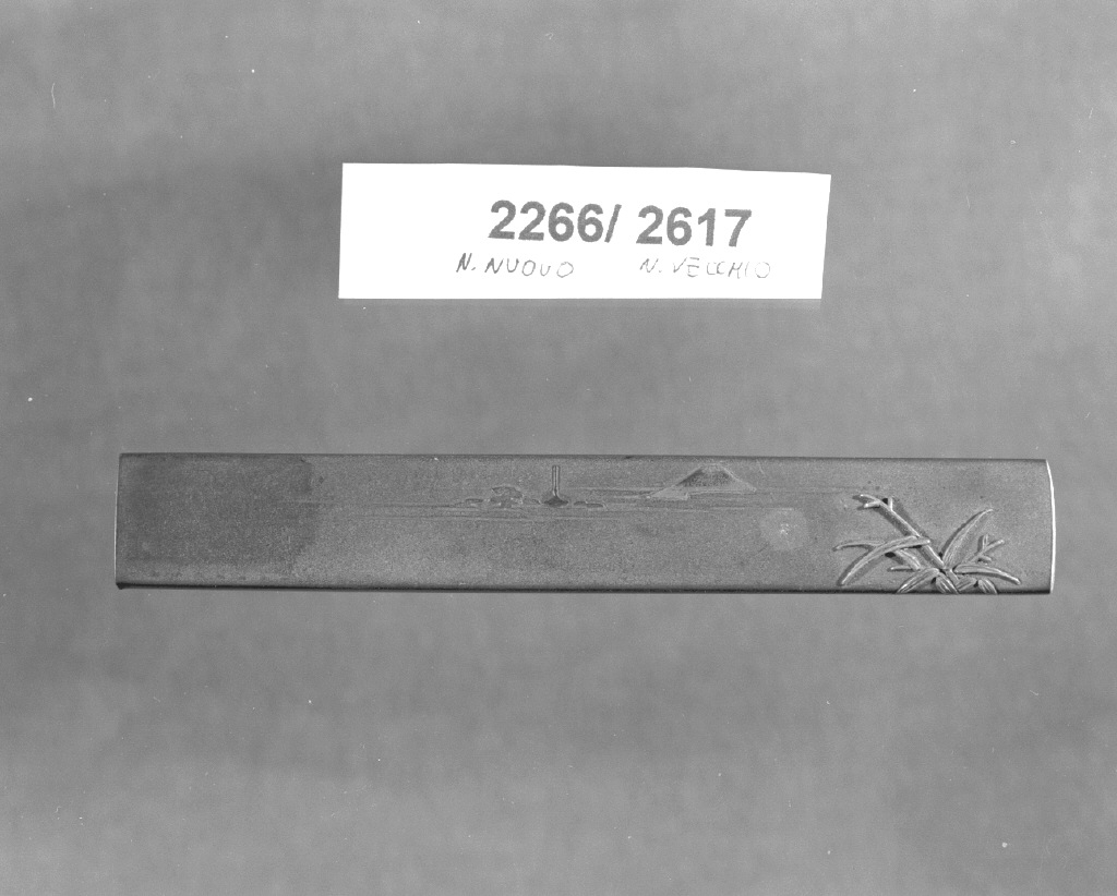 elementi decorativi (impugnatura di arma bianca, opera isolata) di Funada Ikken Yoshinaga (secc. XVI/ XIX)