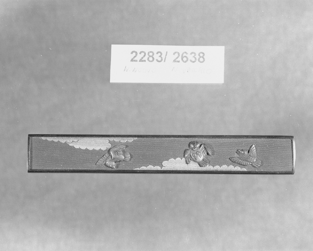 elementi decorativi (impugnatura di arma bianca, opera isolata) - ambito giapponese (secc. XVI/ XIX)