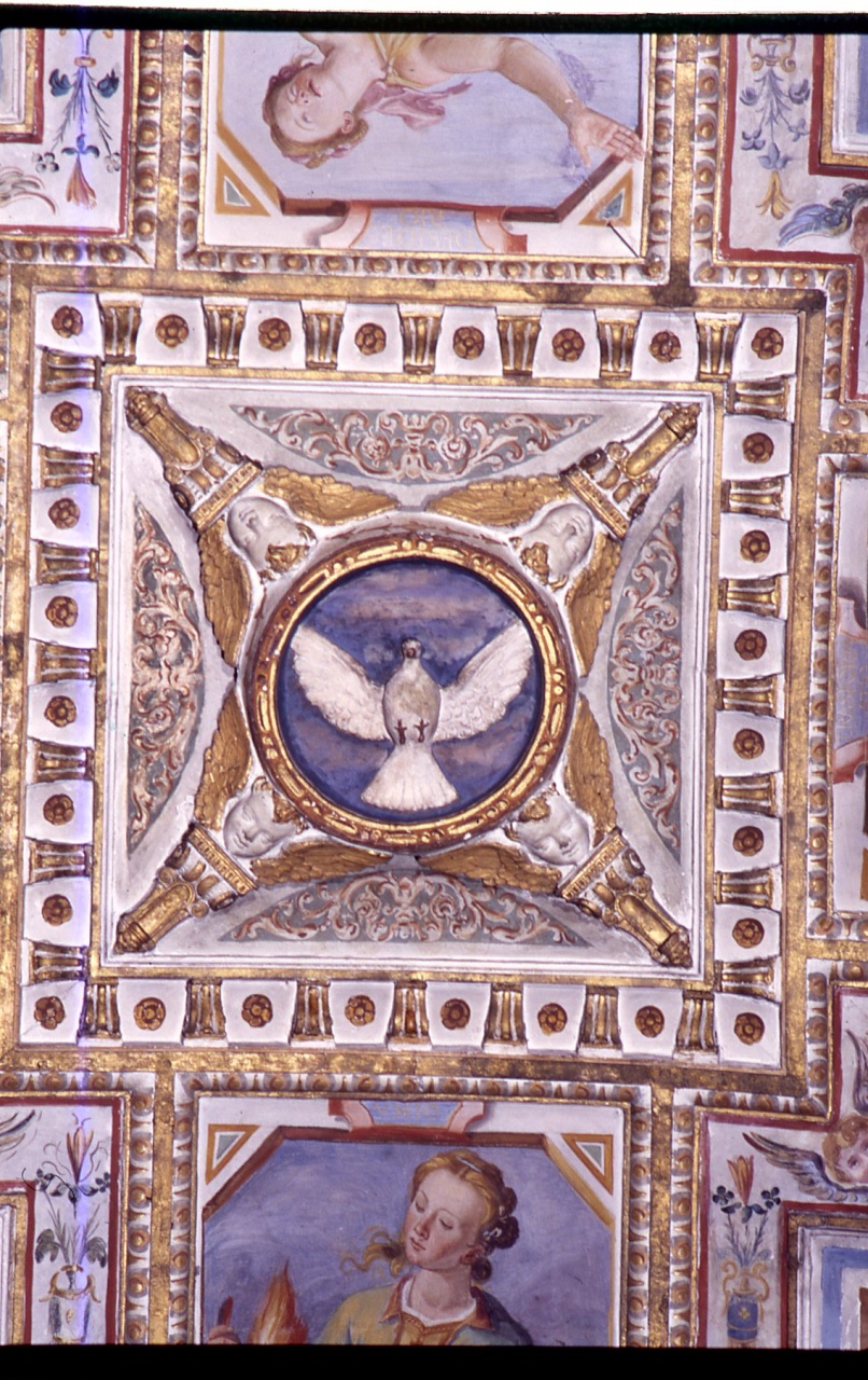 colomba dello Spirito Santo, testine di cherubini, motivi decorativi (rilievo) - bottega fiorentina (fine/ inizio secc. XVI/ XVII)