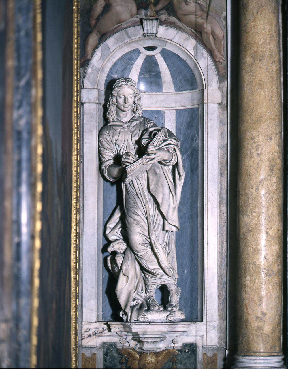 San Giovanni evangelista (scultura) di Pieratti Domenico (sec. XVII)