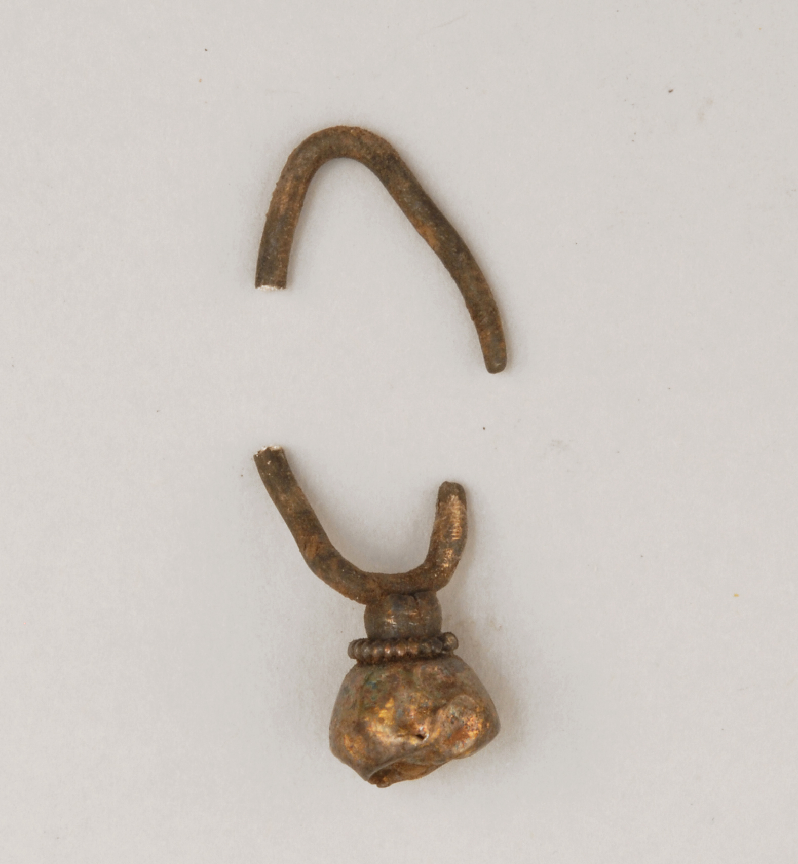 Orecchini, a pendente raccolto - Koinè avara (seconda metà sec. VII d.C)