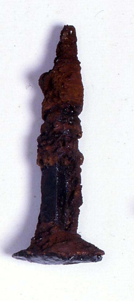 chiodo, a testa decentrata - koinè avara (sec. VII d.C)