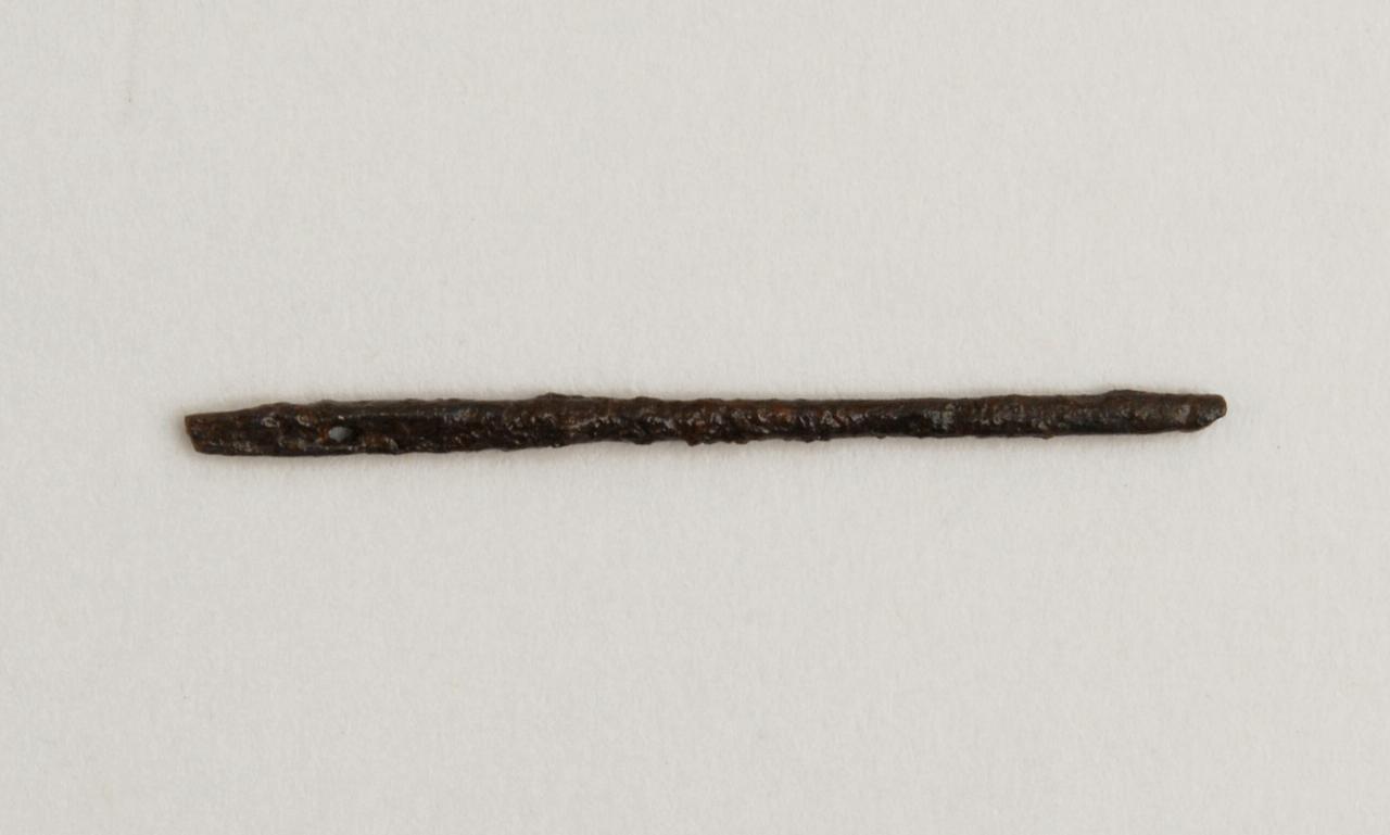 spillone ferma-mantello - romano-barbarica (sec. VII d.C)