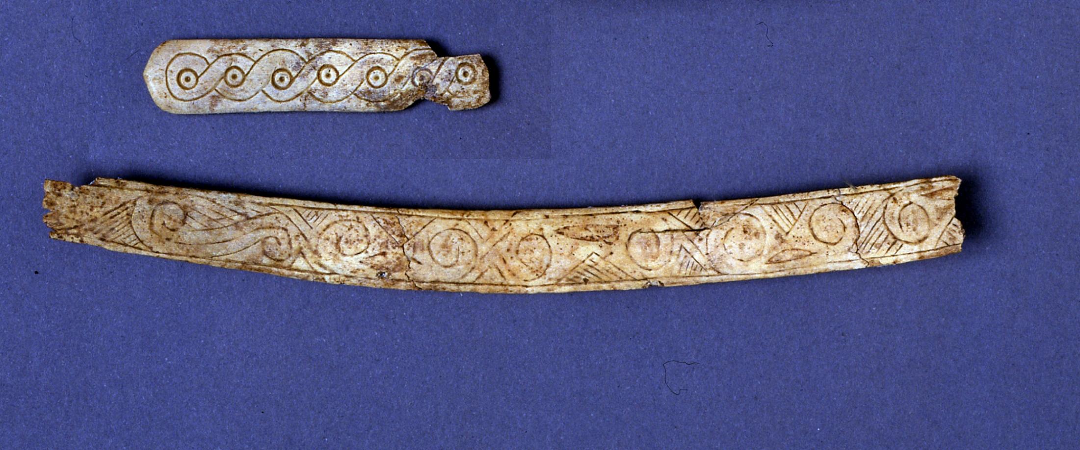 2 listelli decorativi della faretra - koinè avara (seconda metà sec. VII d.C)