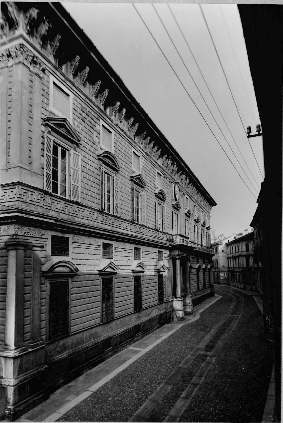 Architettura civile - Palazzi pubblici - Cremona (positivo) di Anonimo (XX)