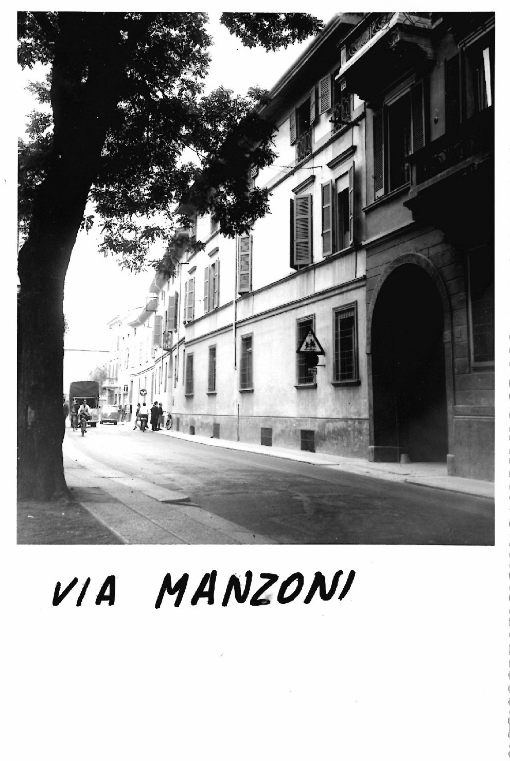 Cremona - Architettura - Viale - Palazzi - Via Manzoni (positivo) di Anonimo (XX)