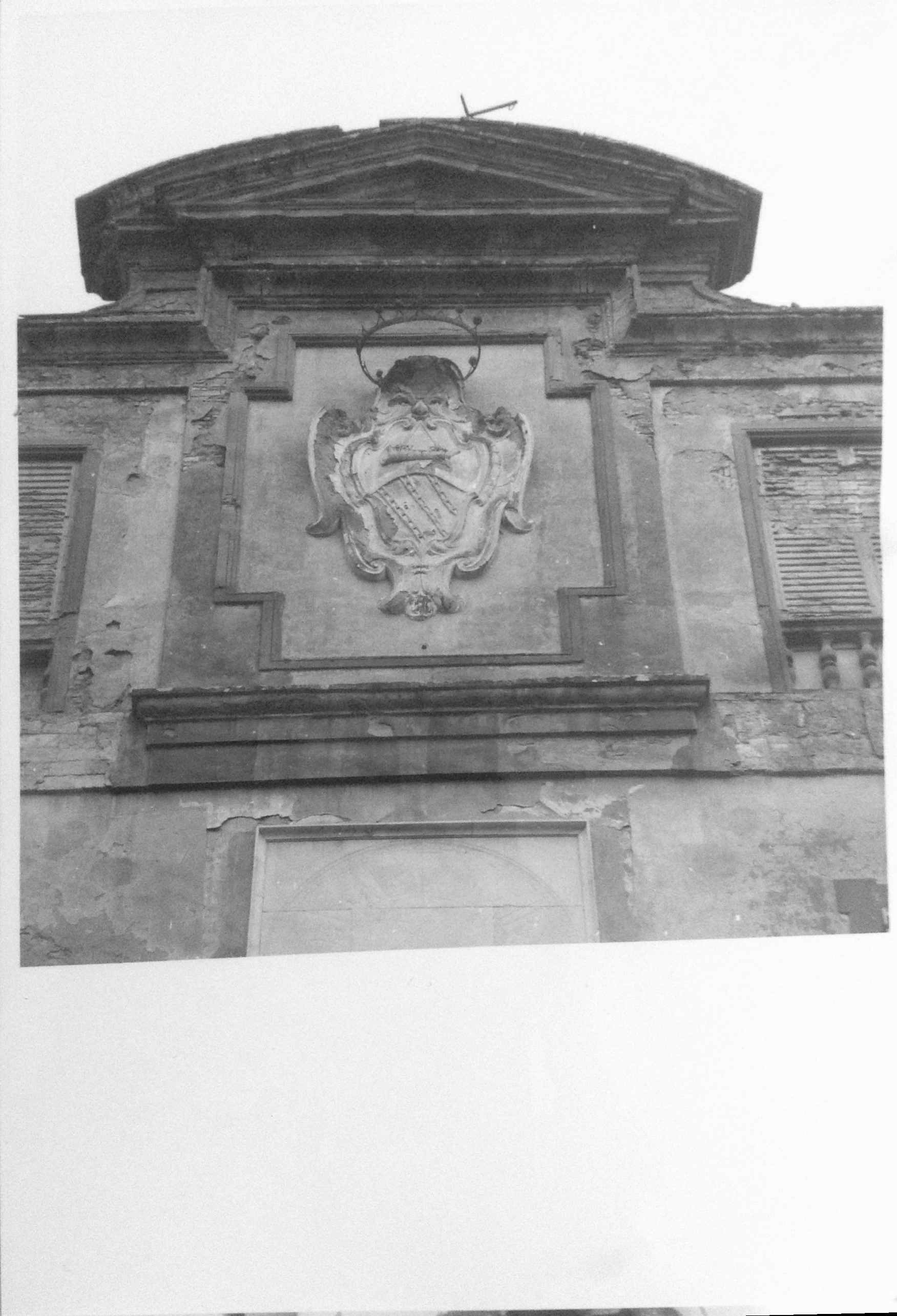 Stemma gentilizio della famiglia Gerini entro cornice con decorazioni antropomorfe (rilievo, opera isolata) - ambito toscano (seconda metà XVIII)