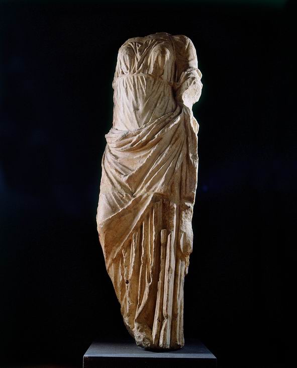 figura femminile panneggiata (statua femminile acefala) - età traianea (fine/inizio secc. I-II d.C)