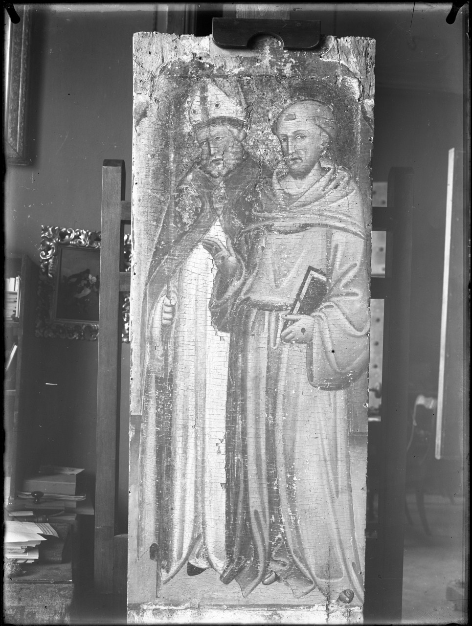 san Francesco e santo vescovo; pannello laterale di polittico (negativo) di Vermehren, Augusto (prima metà XX)