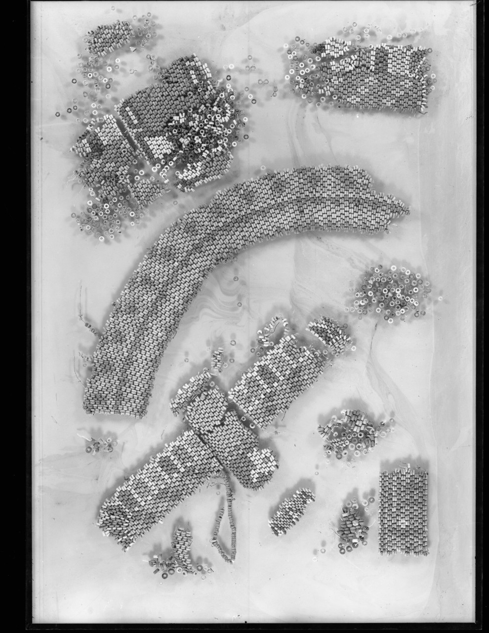 Frammenti di decorazioni egiziane eseguite con perline (negativo) di Vermehren, Augusto - manifattura egiziana (prima metà XX)
