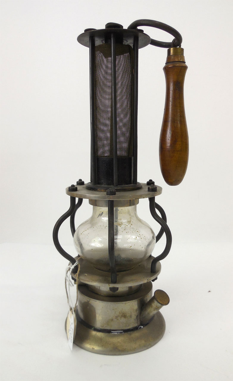lampada di sicurezza, di Davy di Davy Humphry (sec. XIX)