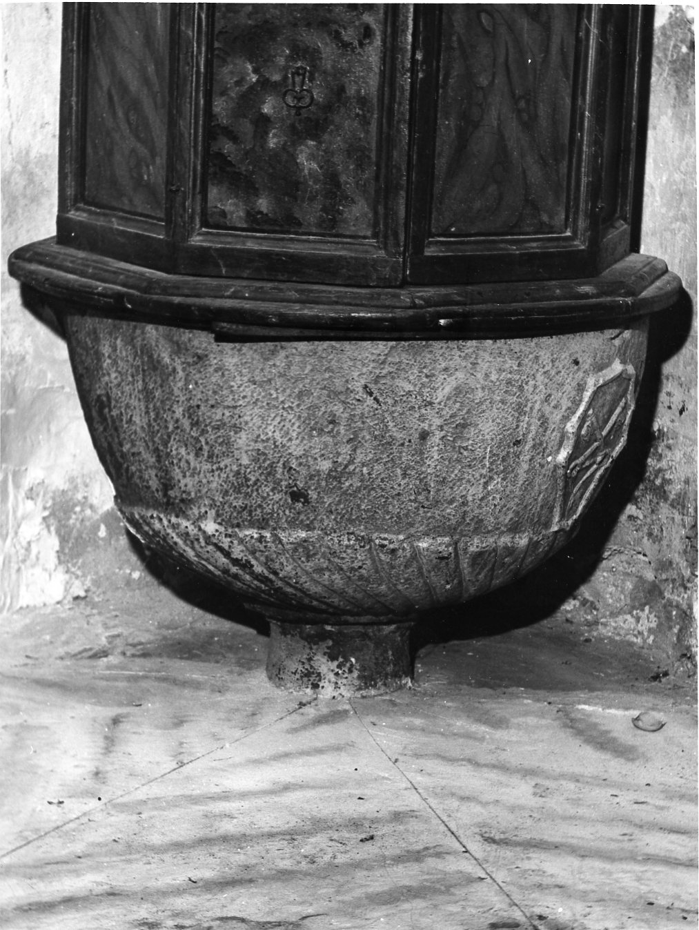 fonte battesimale - bottega molisana (sec. XVI)