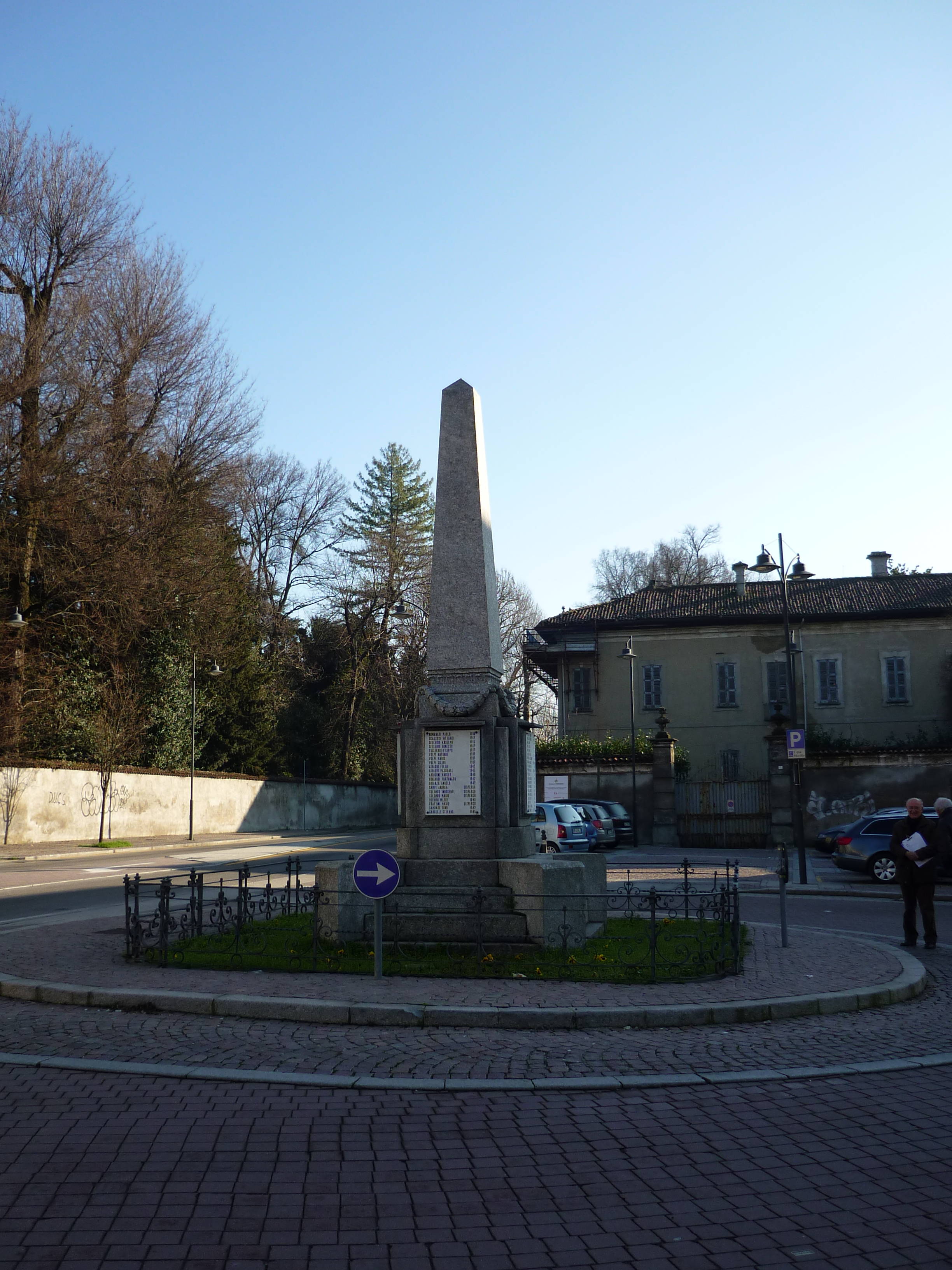 monumento ai caduti - ad obelisco, opera isolata - ambito italiano (sec. XX)