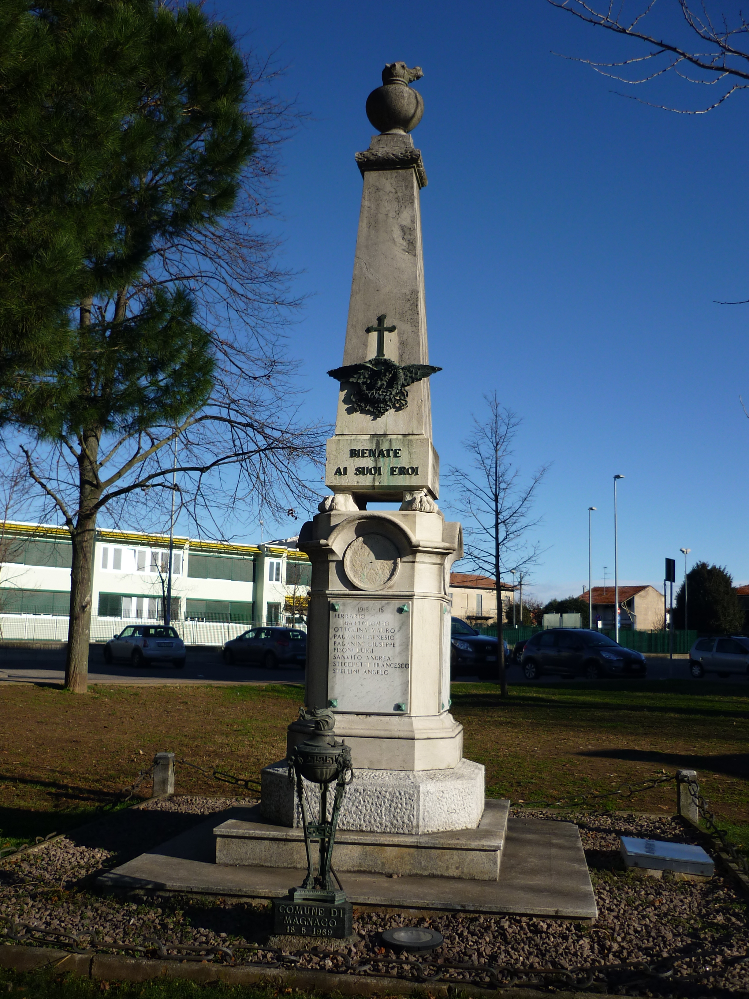 allegoria della Vittoria come aquila (monumento ai caduti - ad obelisco, opera isolata) - ambito italiano (sec. XX)