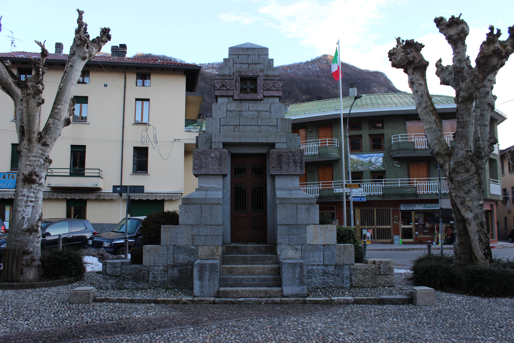 monumento ai caduti - ad ara, opera isolata - ambito italiano (prima metà sec. XX)