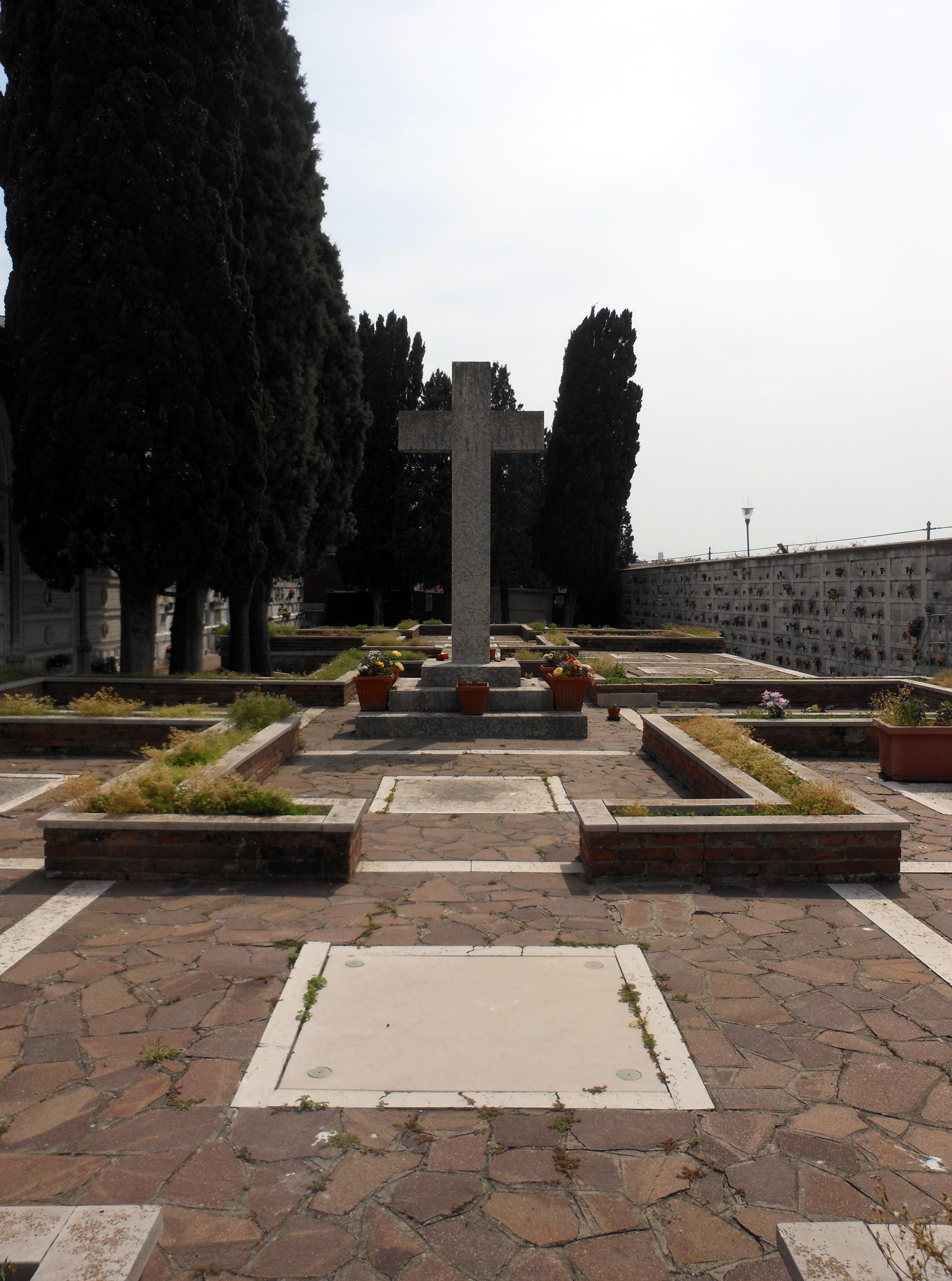 soggetto assente (monumento ai caduti - ad ara) - ambito veneziano (sec. XX)