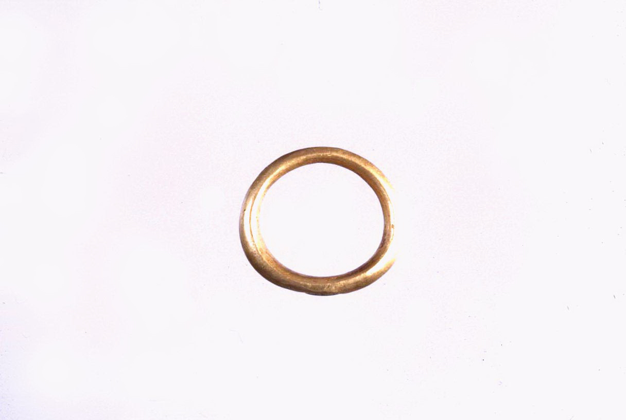 anello con gemma incastonata (II sec. d.C./ III sec. d.C)