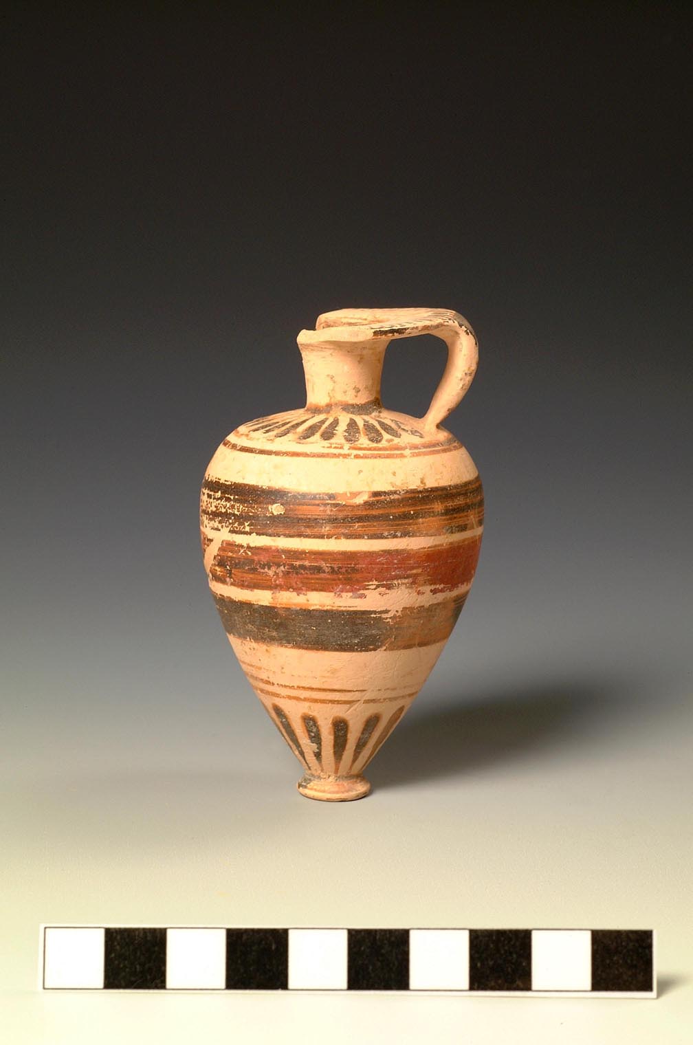 aryballos piriforme (primo quarto VI sec. a.C)