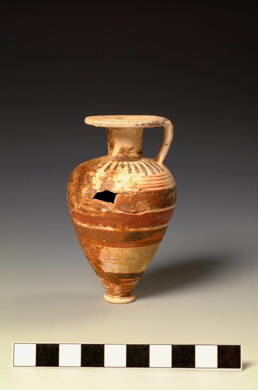 aryballos piriforme (primo quarto VI sec. a.C)