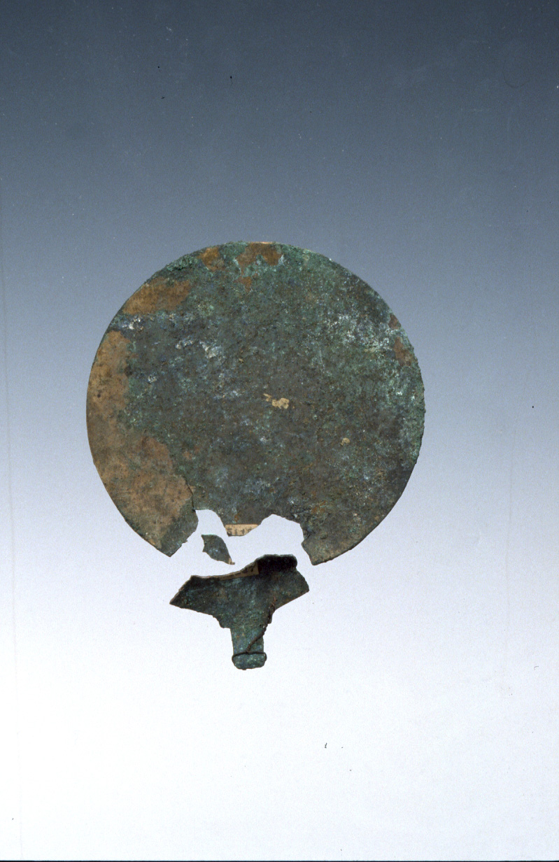 specchio non inciso (IV sec. a.C)