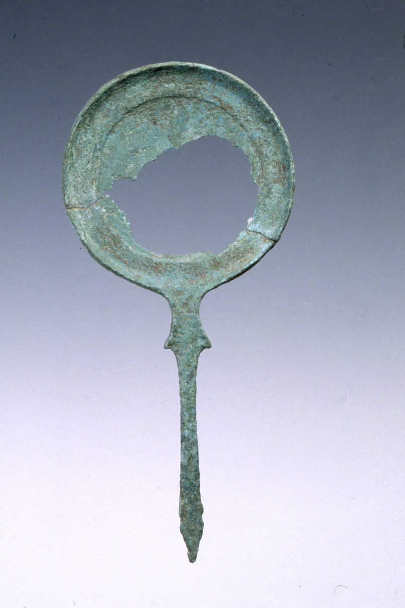 specchio inciso (IV sec. a.C)