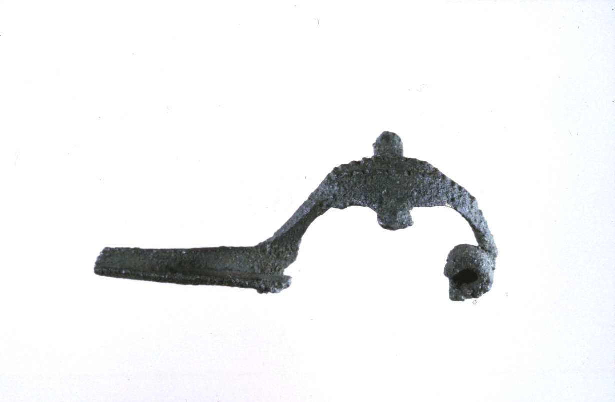 fibula a navicella (fine/ inizio VII sec. a.C./ VI sec. a.C)