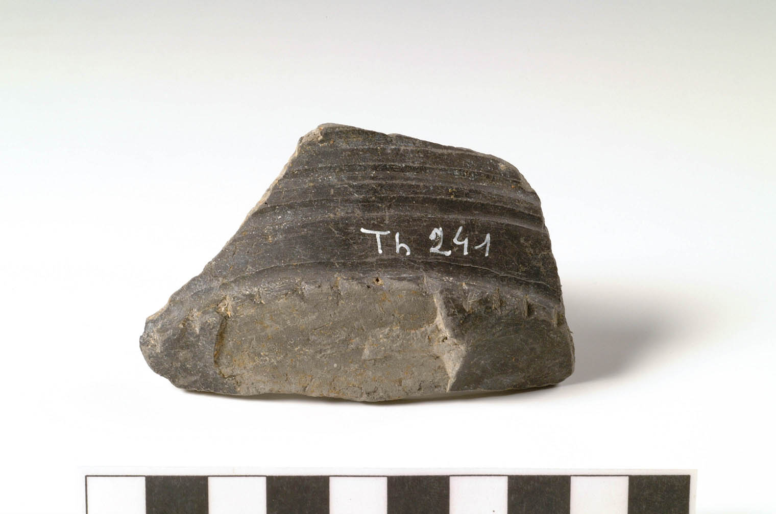 calice a cariatidi/ frammento (fine/ primo quarto VII sec. a.C./ VI sec. a.C)