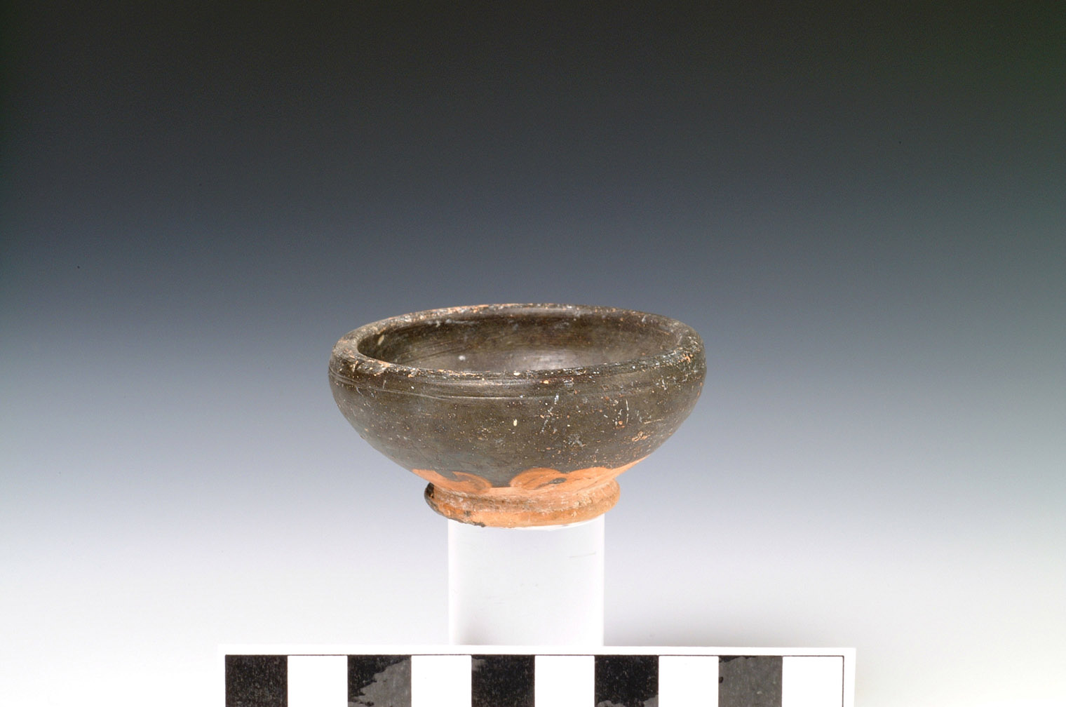 coppetta (ultimo quarto/ prima metà IV sec. a.C./ III sec. a.C)