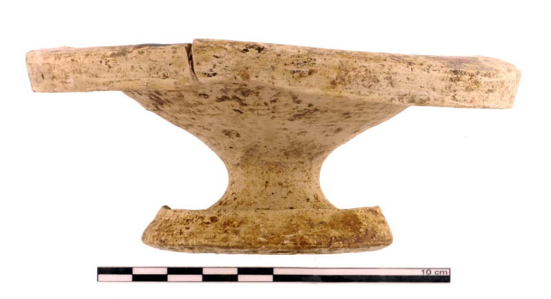 piattello genucilia (fine/ inizio IV sec. a.C./ III sec. a.C)