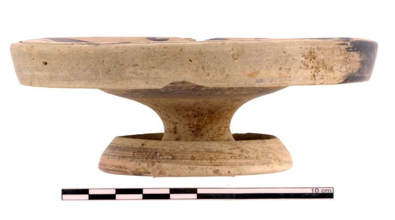 piattello genucilia (fine/ inizio IV sec. a.C./ III sec. a.C)