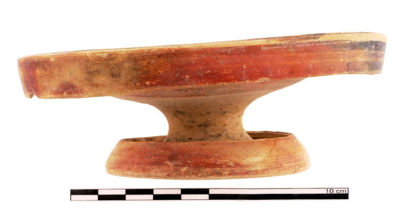 piattello genucilia (fine/ inizio IV sec. a.C./ III sec. a.C)