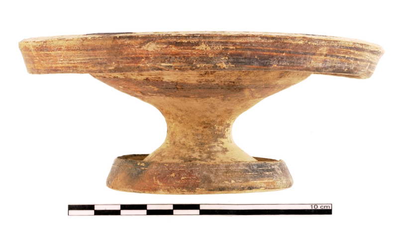 piattello genucilia (fine/ inizio IV sec. a.C./ III sec. a.C)