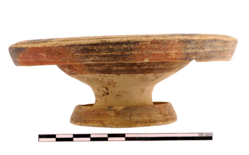 piattello genucilia (fine/ inizio IV sec. a.C./ III sec. a.C)