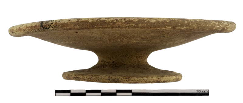 piattello su piede (IV sec. a.C)