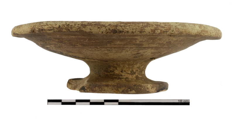 piattello su piede (IV sec. a.C)