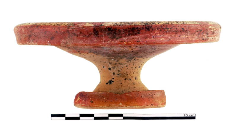 piattello genucilia (ultimo quarto/ inizio IV sec. a.C./ III sec. a.C)