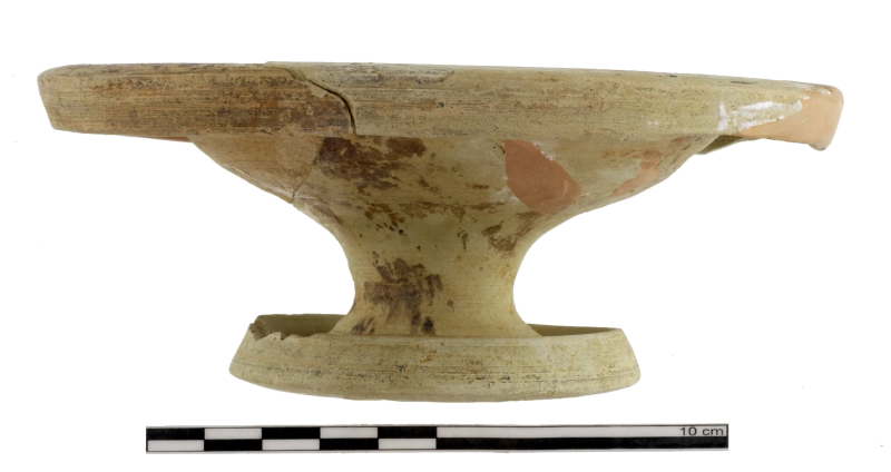 piattello genucilia (seconda metà/ inizio IV sec. a.C./ III sec. a.C)