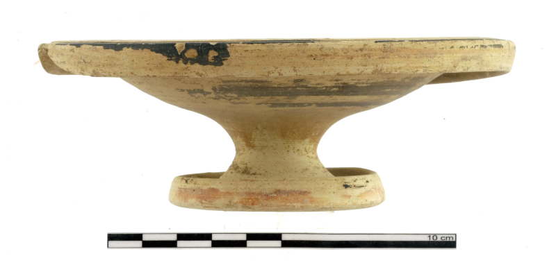 piattello genucilia (seconda metà/ inizio IV sec. a.C./ III sec. a.C)