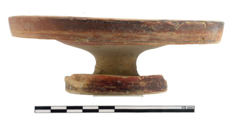 piattello genucilia (seconda metà/ inizio IV sec. a.C./ III sec. a.C)