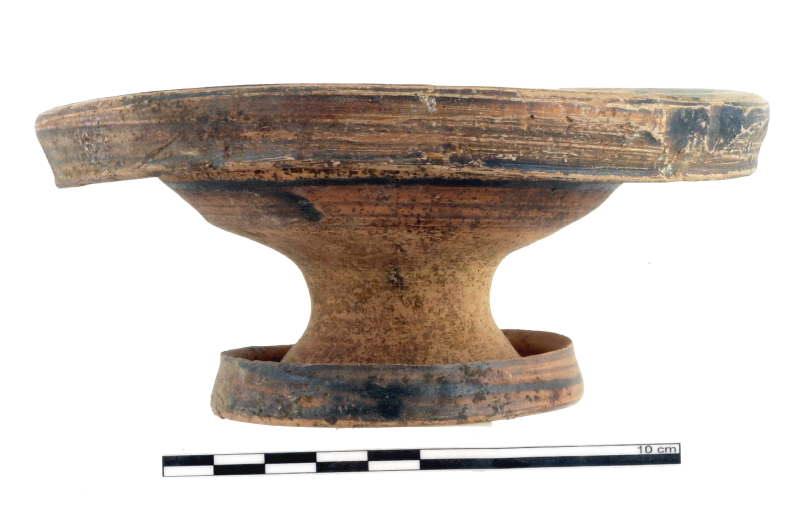 piattello genucilia (seconda metà/ inizio IV sec. a.C./ III sec. a.C)