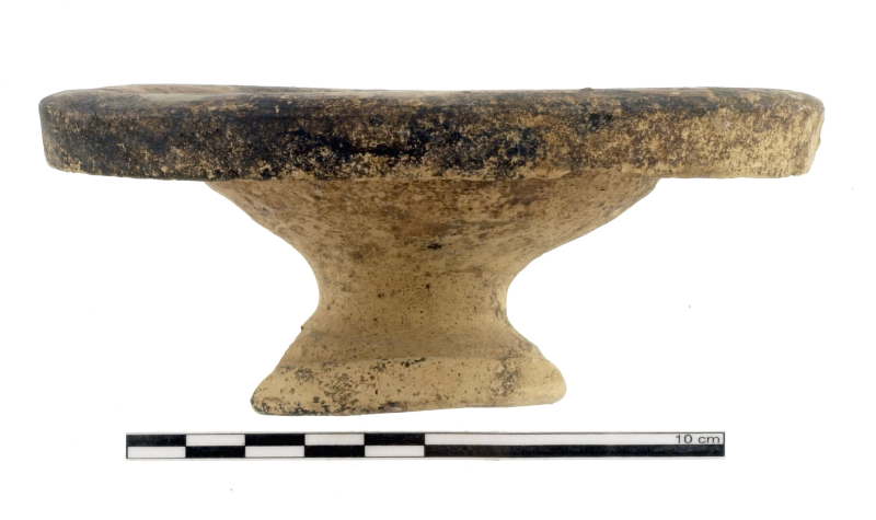 piattello genucilia (seconda metà/ inizio IV sec. a.C./ III sec. a.C)