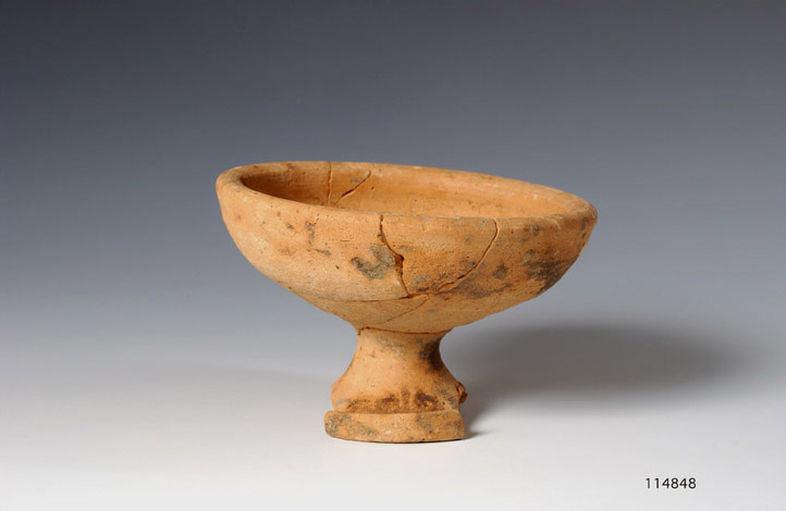 coppa emisferica (secondo quarto/ primo qua III sec. a.C./ II sec. a.C)
