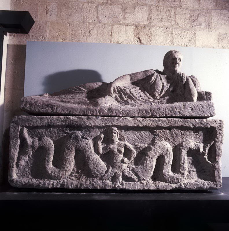 sarcofago (fine/ inizio III sec. a.C./ II sec. a.C)