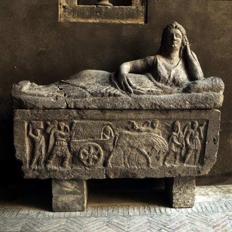 sarcofago con coperchio (fine/ inizio III sec. a.C./ II sec. a.C)