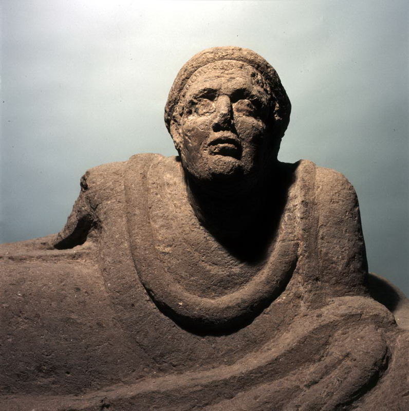 sarcofago con coperchio (terzo quarto III sec. a.C)