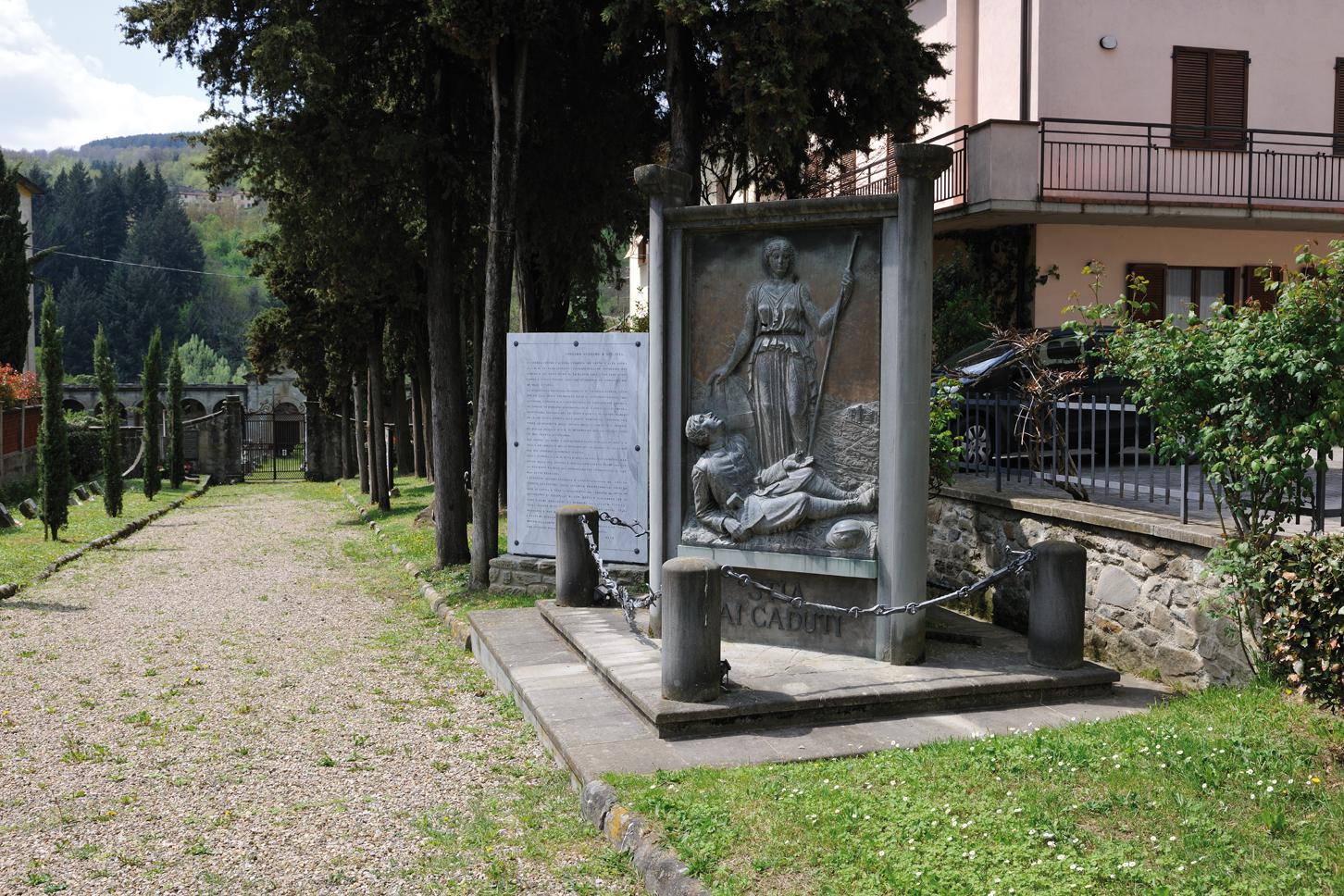 Monumento ai caduti della prima guerra mondiale di Stia, allegoria della Patria, allegoria del sacrificio del Soldato per la Patria (monumento ai caduti - a lapide, opera isolata) di Paoletti Delfo (secondo quarto XX)