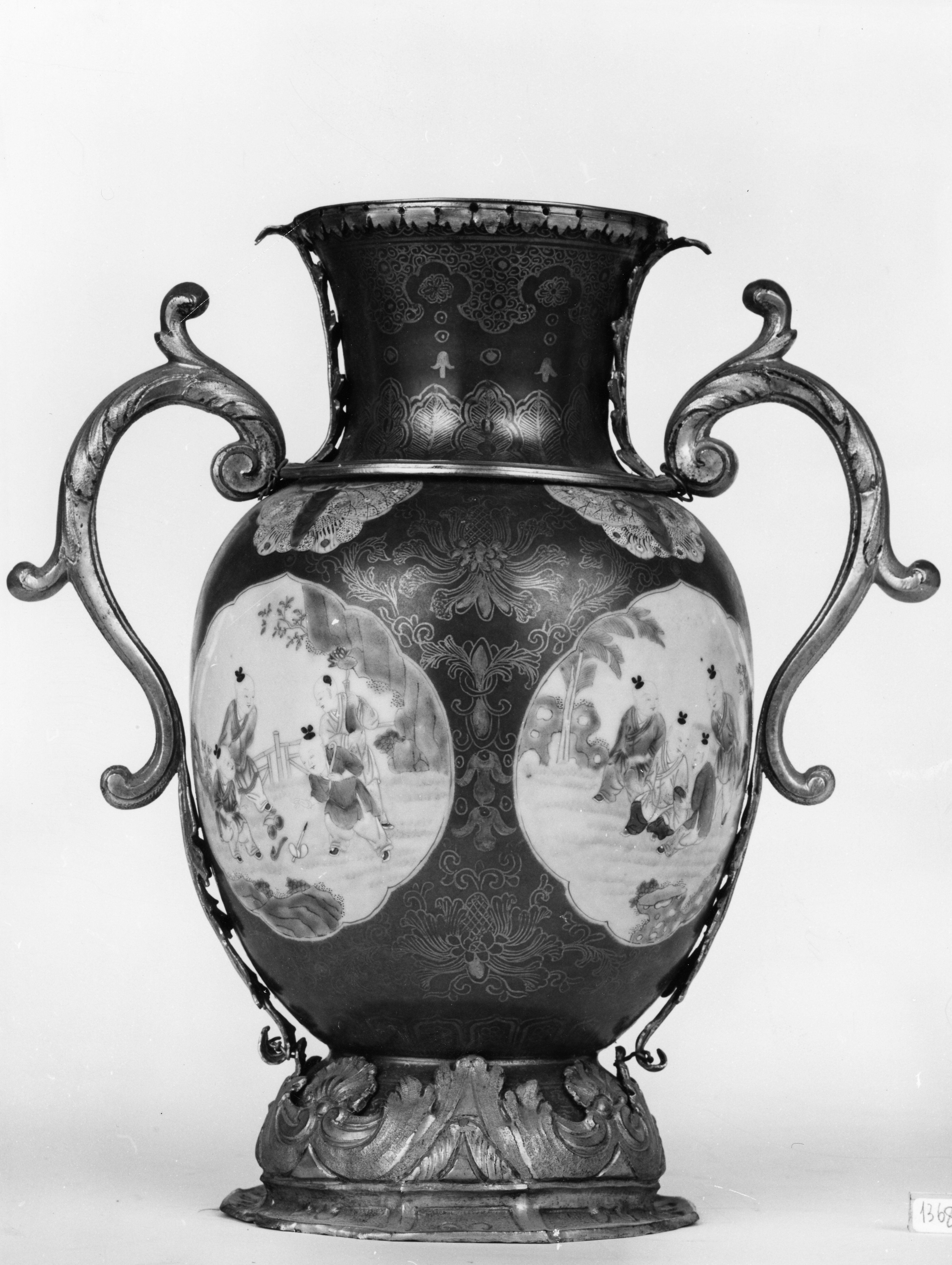 figure e giardino fiorito (vaso) - manifattura cinese (secondo quarto sec. XIX)