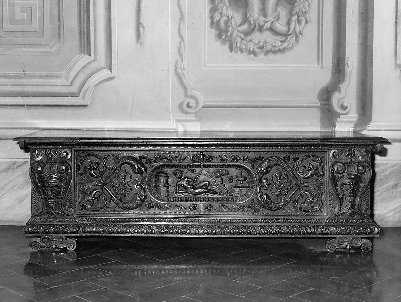 cassapanca - bottega veneta (?), bottega emiliana (ultimo quarto, prima metà sec. XVI, sec. XIX)