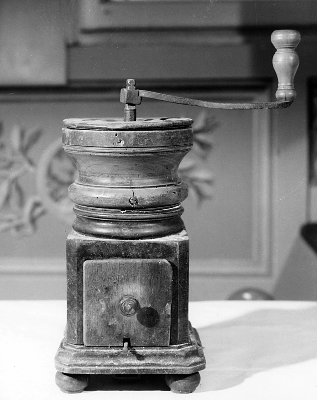 macinino da caffe' - produzione toscana (fine sec. XIX)