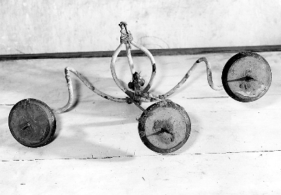 braccio di candelabro, serie - produzione toscana (sec. XIX)